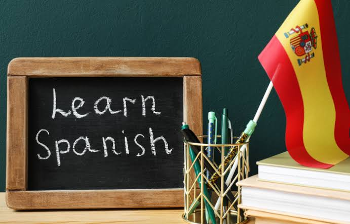Intermediate Spanish Course: Build Fluency and Confidence
